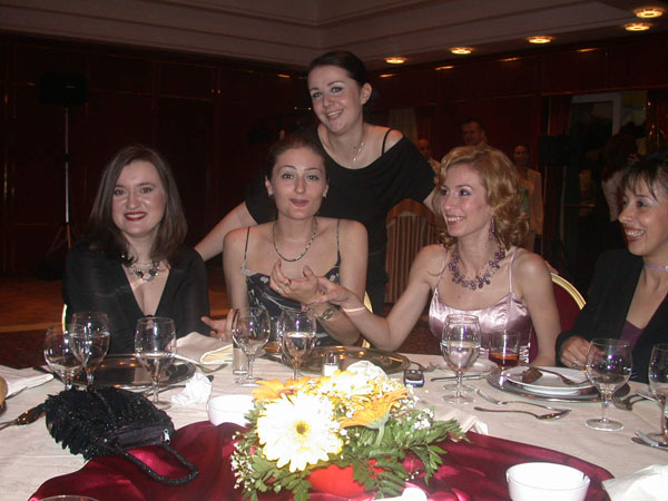 raluca, nico, adana, irina, georgiana 2.JPG
